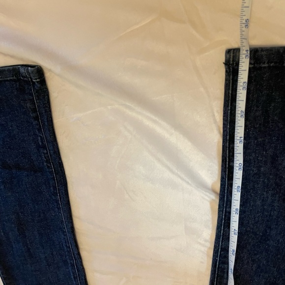*SOLD* Sz.24 Womans Guess Jeans - Picture 3 of 5